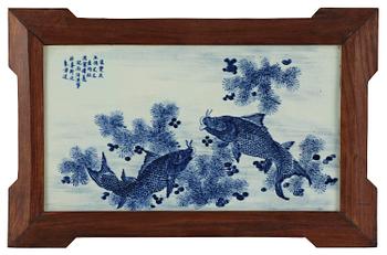 1372. A Chinese porcelain placque, 20th century.