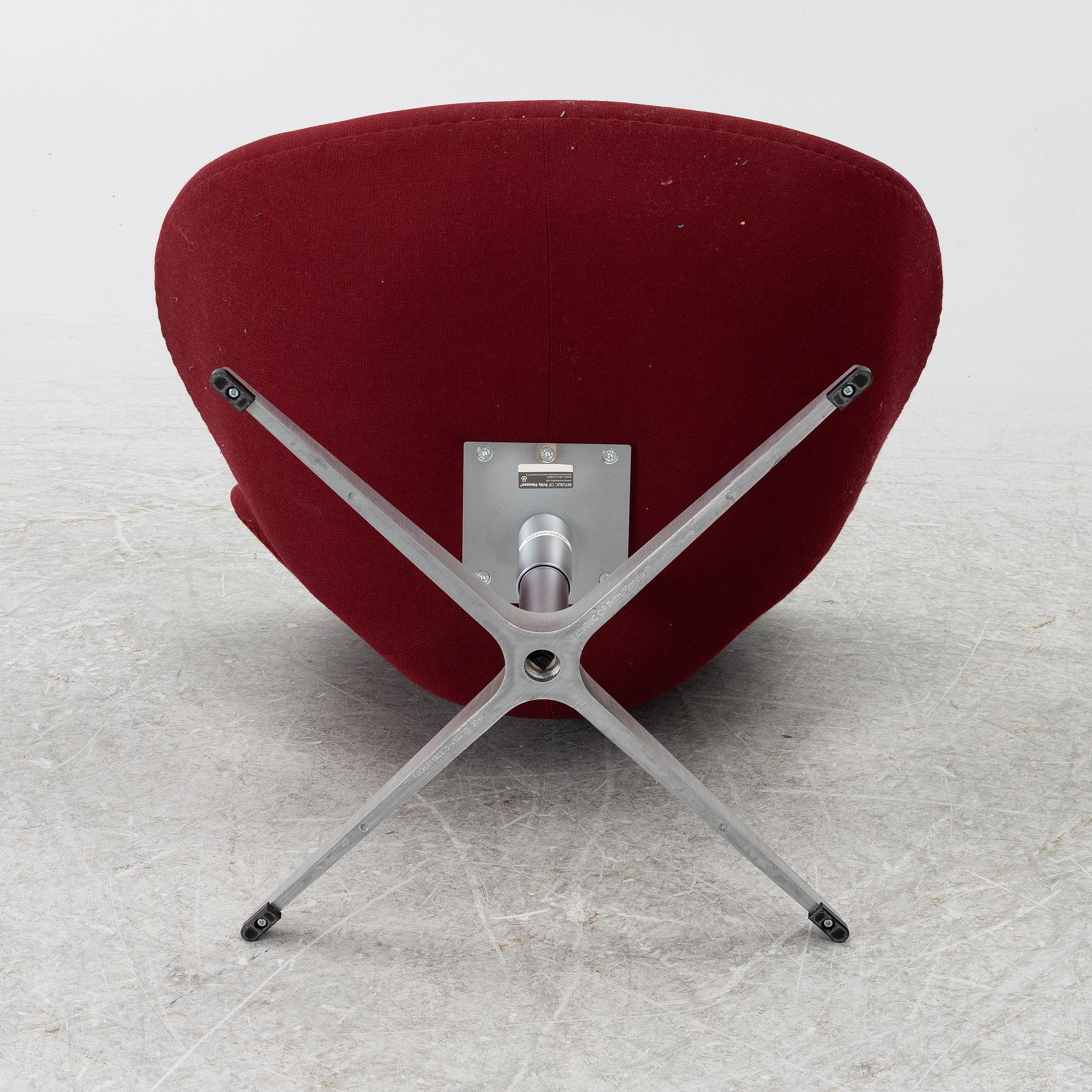 Arne Jacobsen, armchair, "The Swan", Fritz Hansen, 2018.