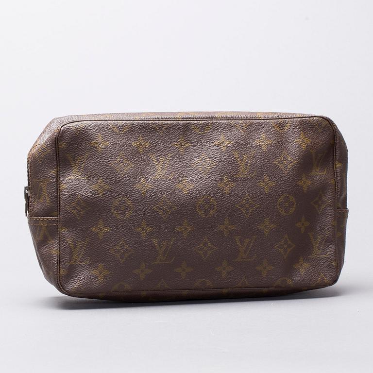 NECESSÄR, "Trosse de toilette", Louis Vuitton.