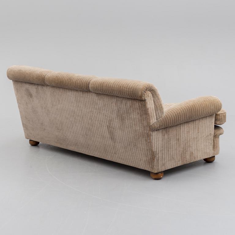 JOSEF FRANK, soffa, modell 703, Firma Svenskt Tenn, 1900-talets slut.