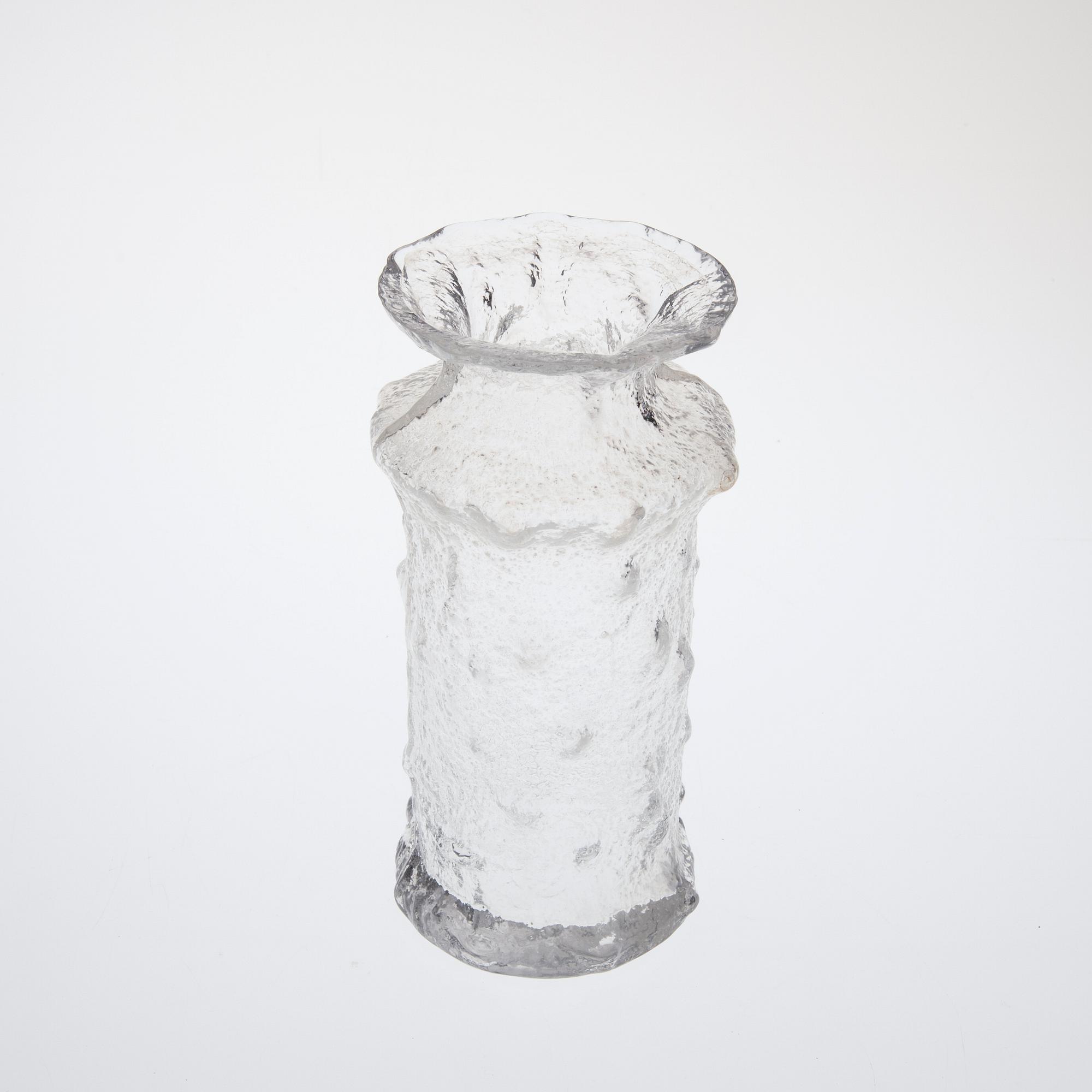 VAS, glas, "Rubus", signerad TS, Iittala, 1960-70-talet.