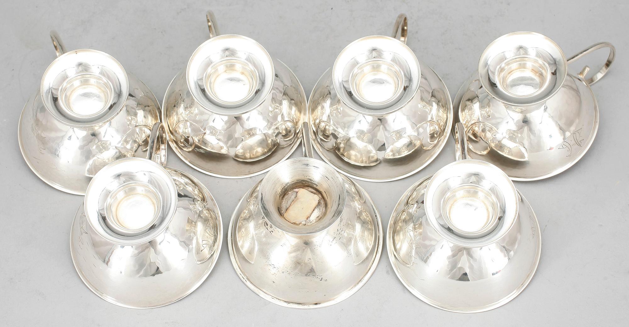 PUNSCHKOPPAR, 7 st, silver, flertalet märkta K&EC, dat 1947. Tot vikt 245 gram.