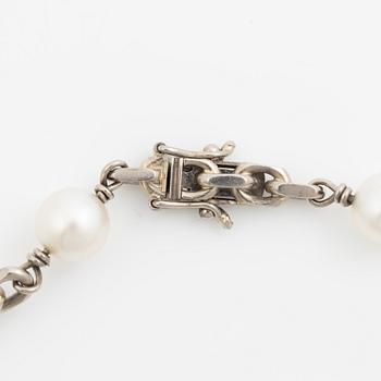 Armband 18K vitguld, ankarlänkar med sex stycken odlade pärlor, 1950-tal.