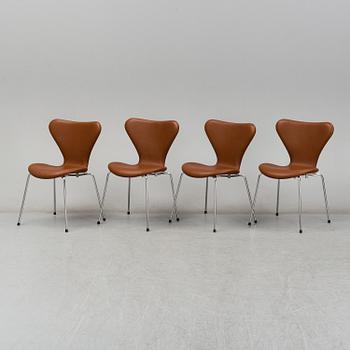 ARNE JACOBSEN, stolar, 4 st, "Sjuan", Fritz Hansen, Danmark.