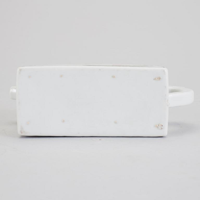 TEKANNA, porslin, Kina, omkring sekelskiftet 1900.