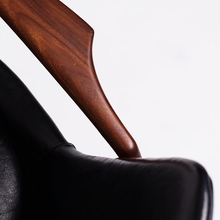 Ib Kofod-Larsen, a 'Sälen' (Seal) armchair, Olof Perssons Fåtöljindustri (OPE), Jönköping, Sweden 1950-60s.