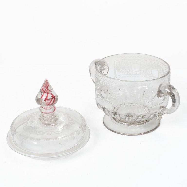 A covered bonbonnière, 18th Century.