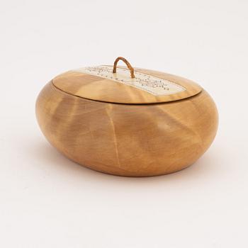 A birch box by Thore Sunna, before 1964, signed.