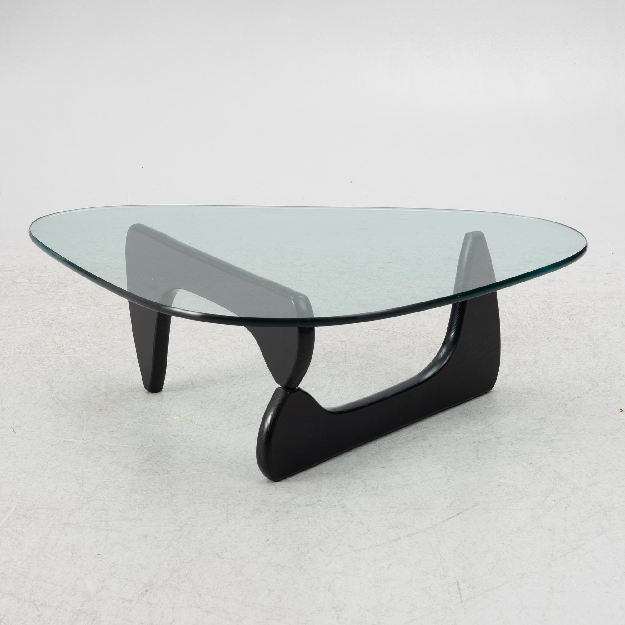 Isamu Noguchi, a 'Noguchi' coffee table, Vitra.