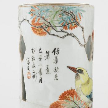 A Chinese porcelain hat stand and a brush pot, 20th Century.