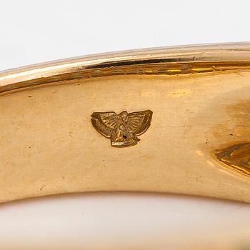 An 18K gold ring, with pavé-set tsavorite garnets and brilliant-cut diamonds. D.Gallopin & Cie, Geneva.