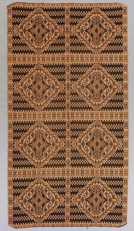 DRAPERIER, 3 st (2+1), 1900-talets första hälft.