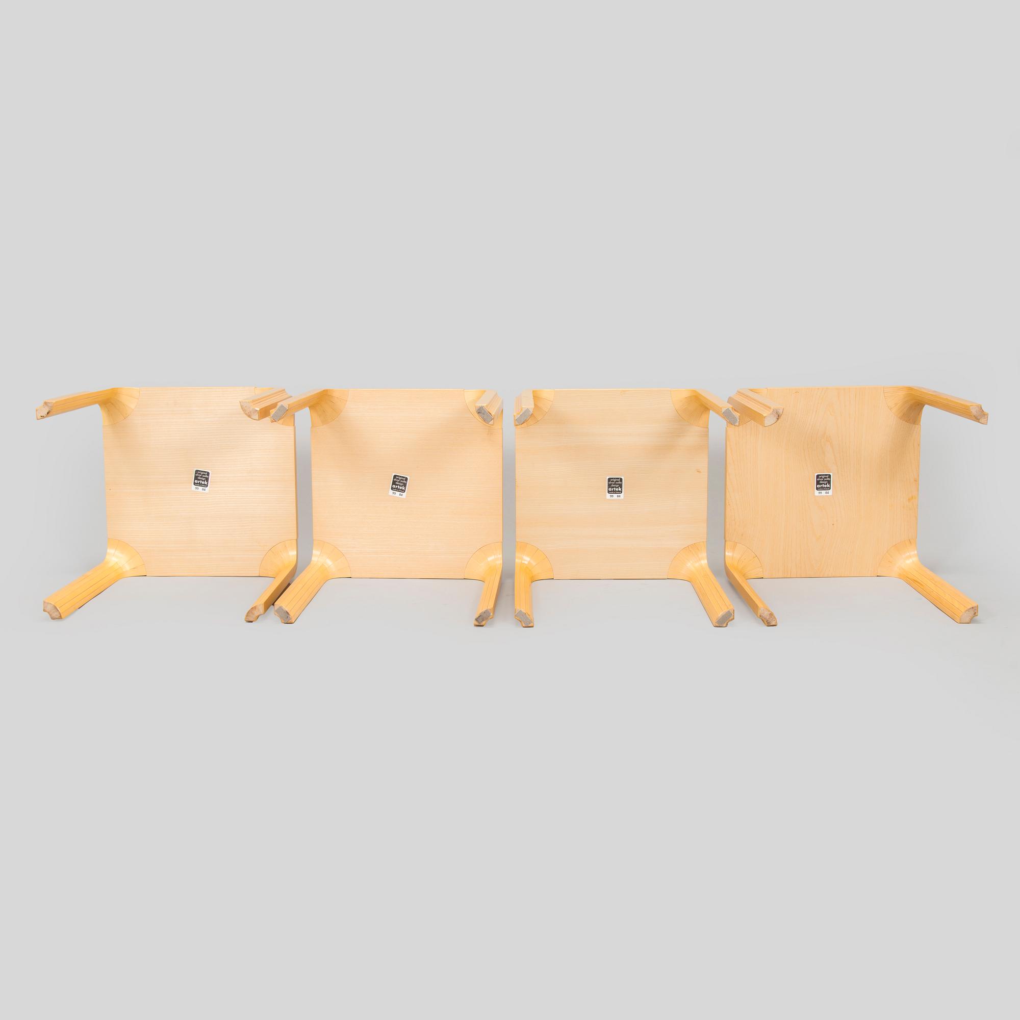 Alvar Aalto, pallar, 4 st, modell X601, Artek 1999.