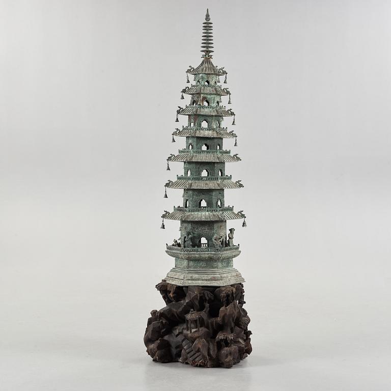 PAGOD, brons. Qingdynasty (1644-1912).