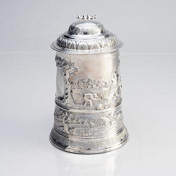 An English 18th century silver beaker, mark of Thomas Whipham & Charles Wright, London 1755.