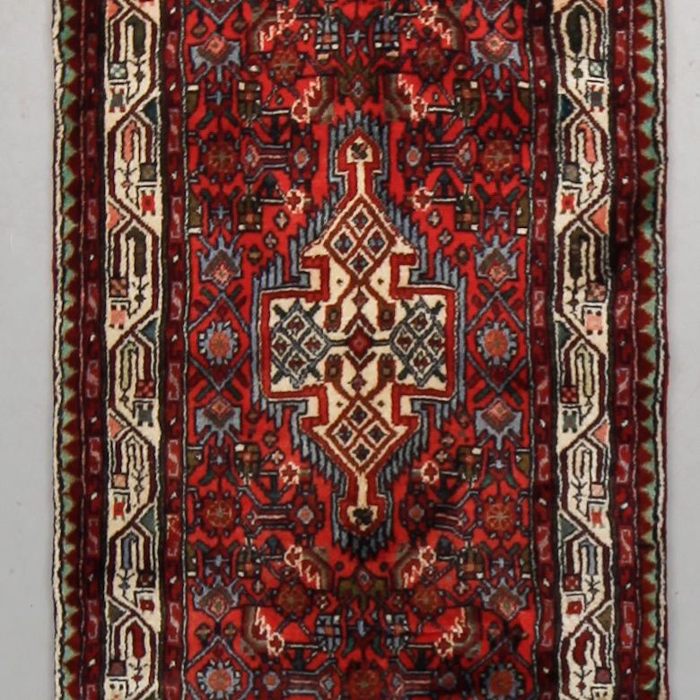 MATTA, Indjelass, ca 307 x 70 cm.
