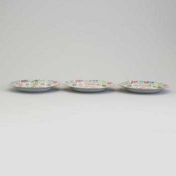 Three famille rose export porcelain plates, Qing dynasty, early 18th century, Yongzheng.