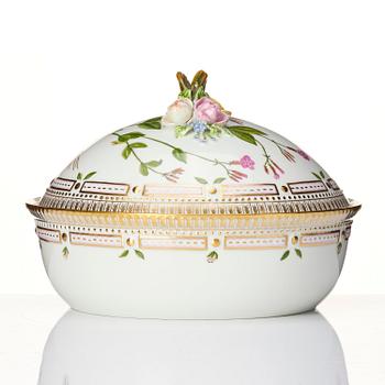 A Royal Copenhagen 'Flora Danica' vegetable tureen with cover, Denmark, 20th century.