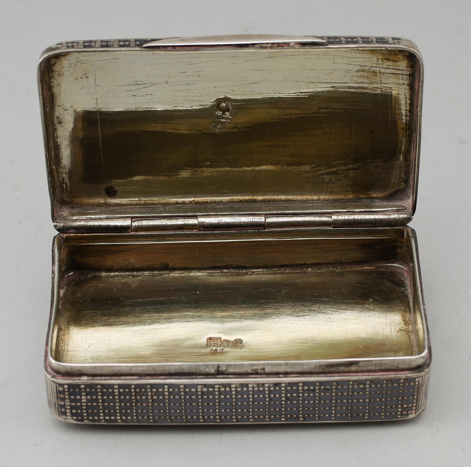 DOSA, silver, nielloarbete, Ryssland 1878. Vikt ca 106 gram.