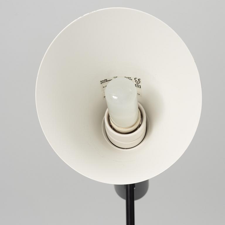 Arne Jacobsen, golvlampa, "AJ", Louis Poulsen, Danmark.