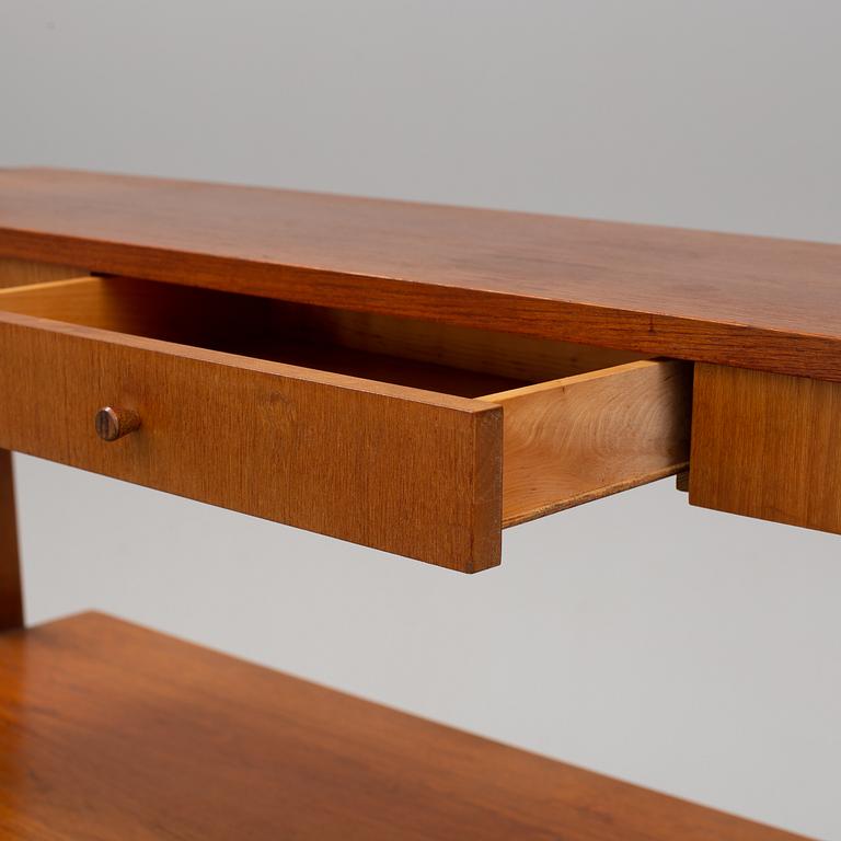 A 1950s/1960s shelf.
