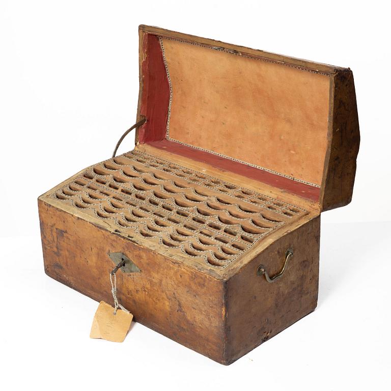 A cutlery box, 18th Century.