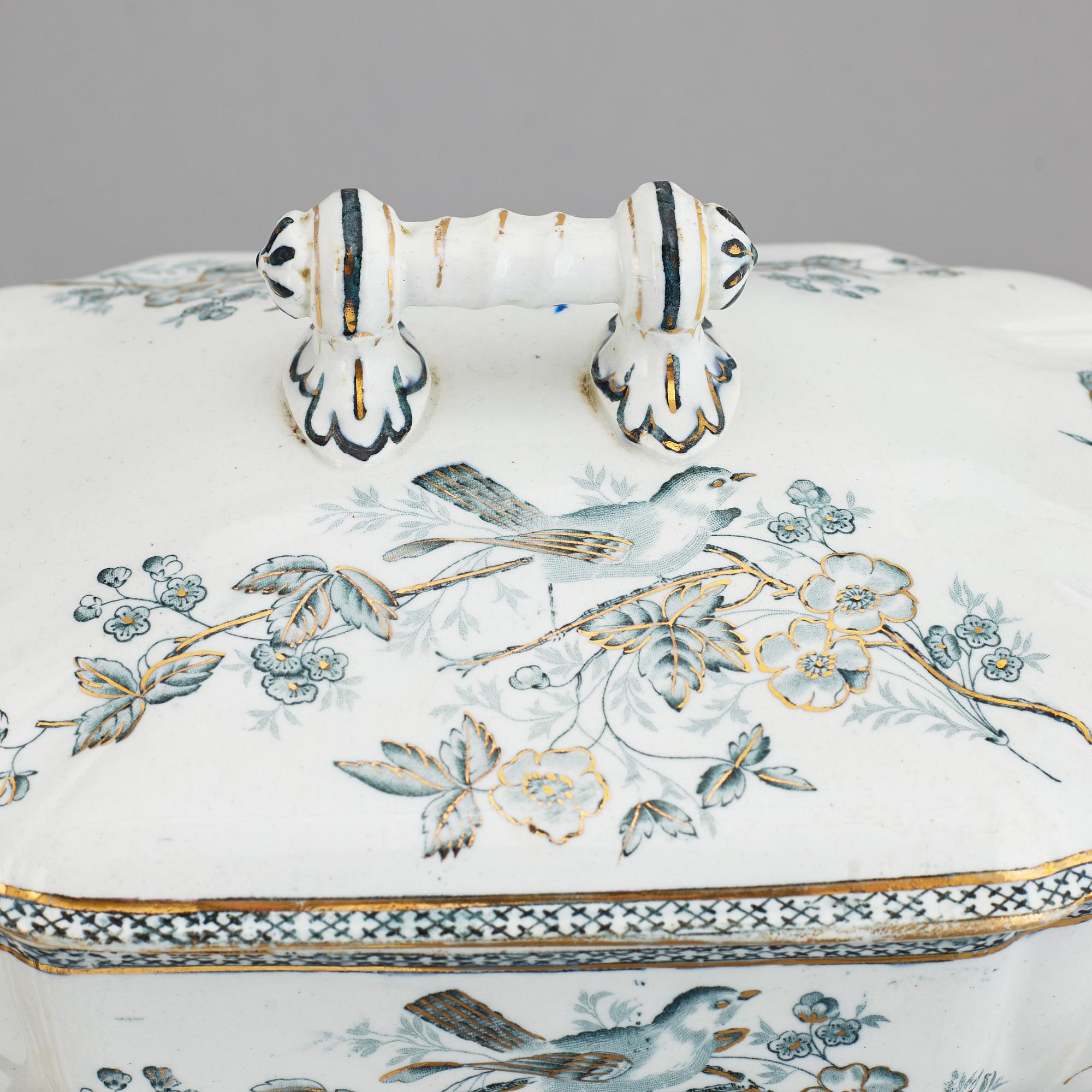 A Gustafsberg 'Weixö' part dinner service.