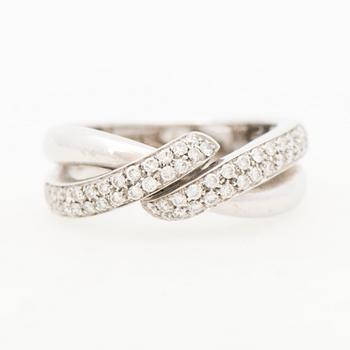 A RING, brilliant cut diamonds, 18K white gold. Finnish import marks 2000.