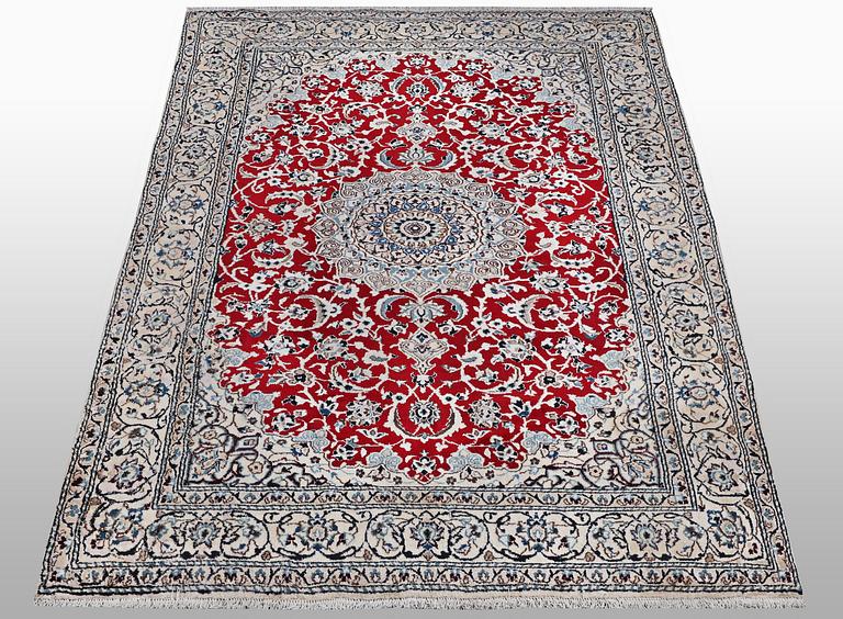 A rug, Nain, part silk, 9 LAA, ca 240 x 150 cm.