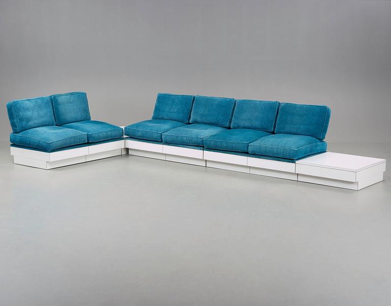 Erik Chambert, soffa, två sektioner med sidobord, Norrköping 1968.