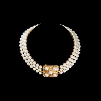 A PEARL NECKLACE.