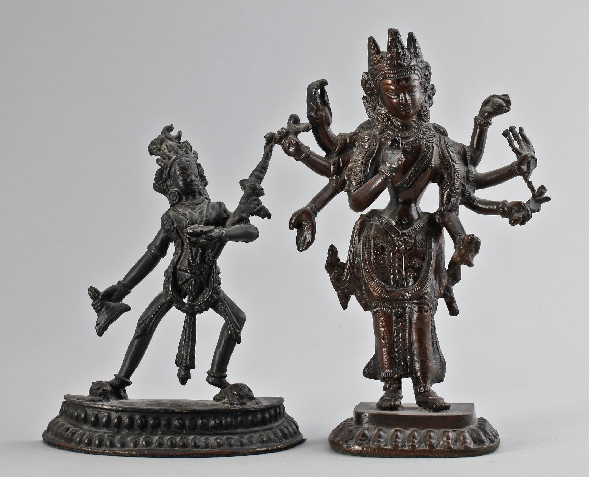 FIGURINER, 4 st, mässing resp järn, Indien. 1900-talets andra hälft.