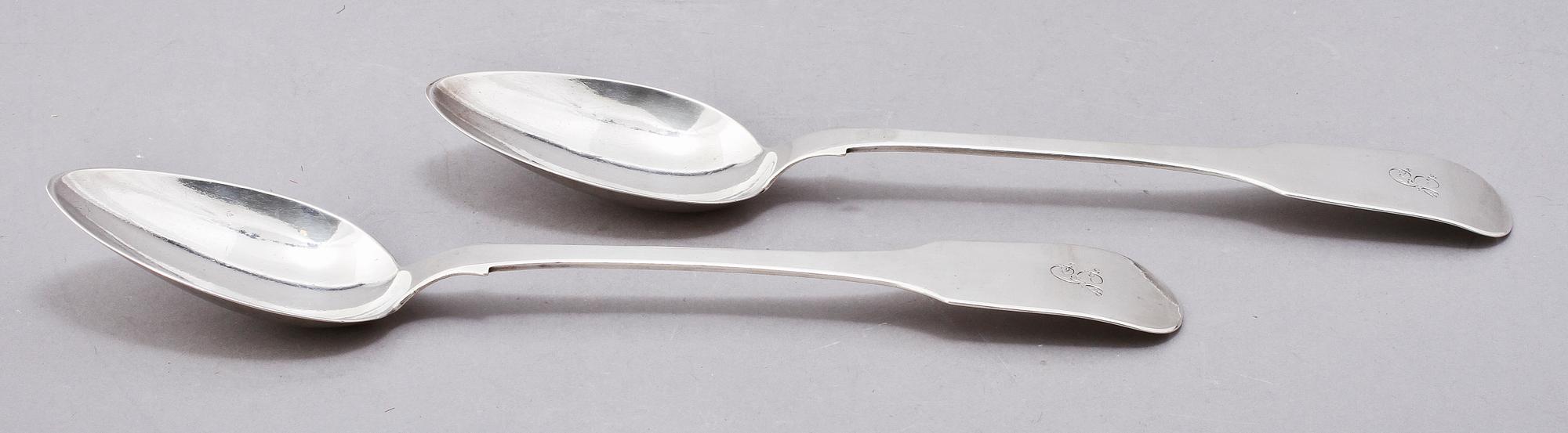 RAGUSKEDAR, ett par, silver, Carl Tengstedt, Göteborg, 1831. Vikt 225 g.