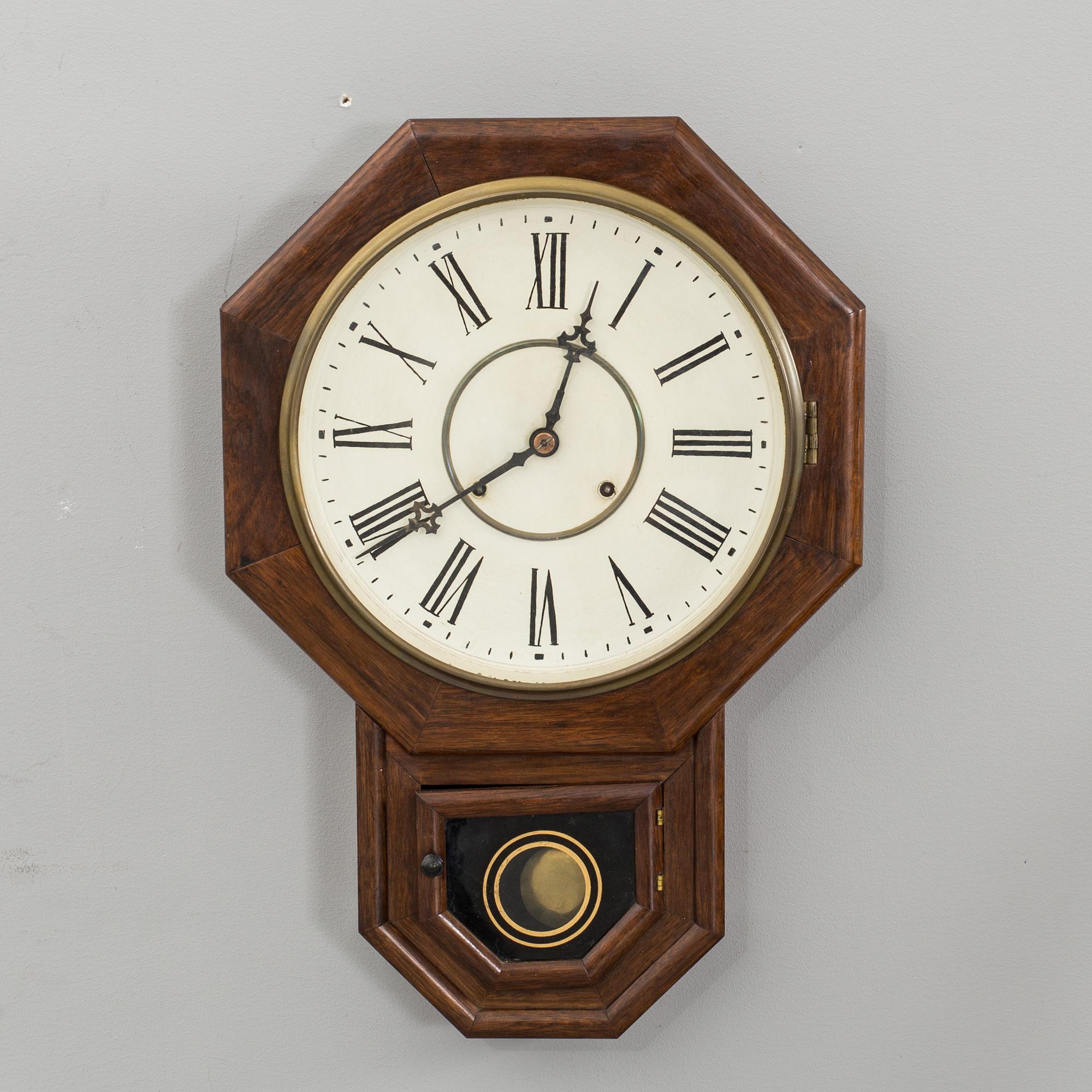 A wall clock, Waterbury Clock C&O, 19/20th century,