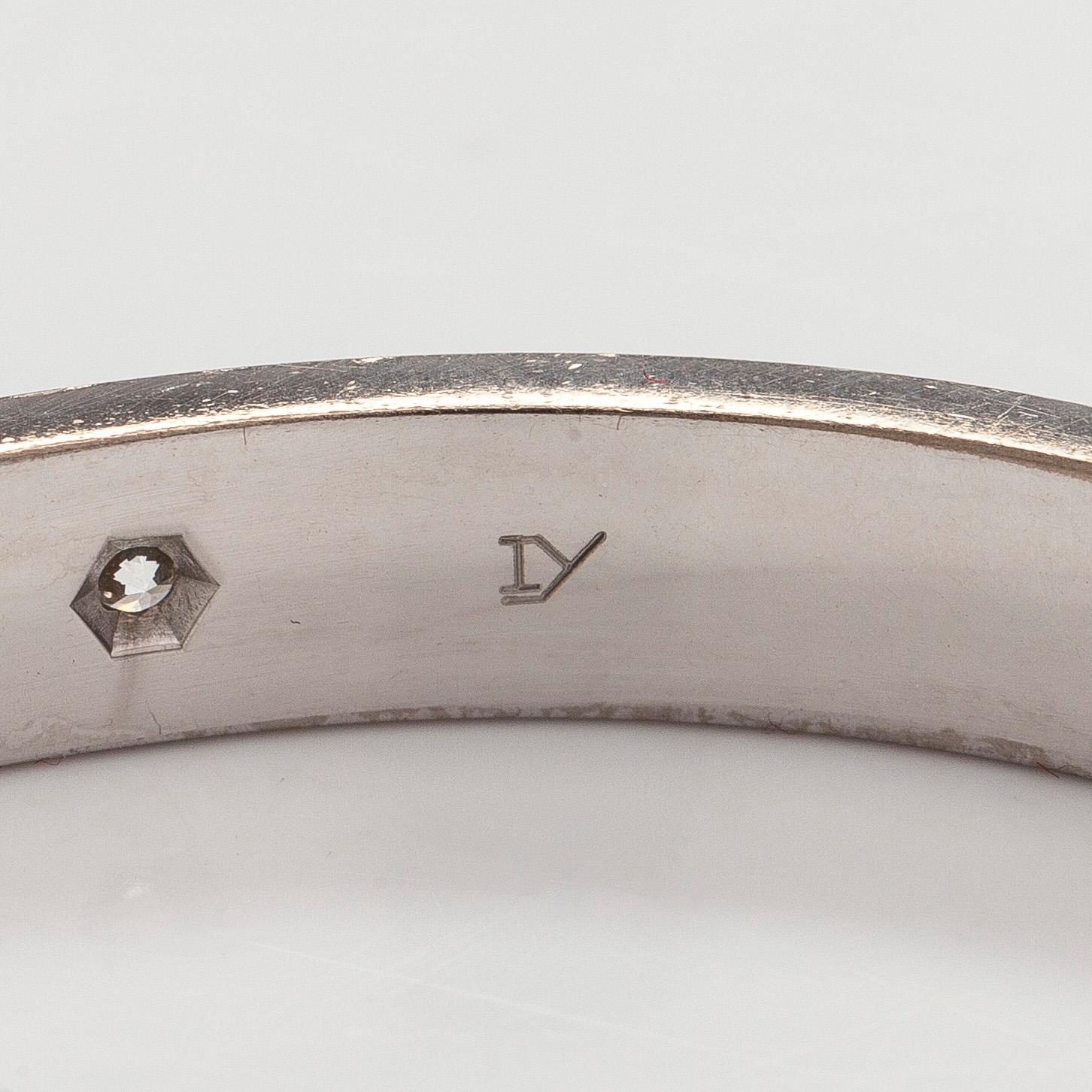 Cartier, rannekoru "Love", 18K valkokultaa, briljanttihiottuja timantteja.