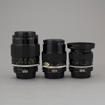 KAMERAOBJEKTIV, 3 st, Micro- Nikkor 105 1:4, Nikkor 35 mm 1:2 samt Nikkor 105 mm 1:2,5.
