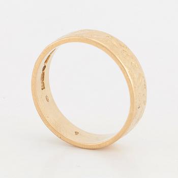 Ring. 18K guld. Finska stämplar 1969.
