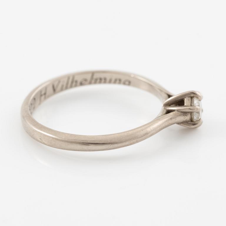 Ring, 14K vitguld med briljantslipad diamant.