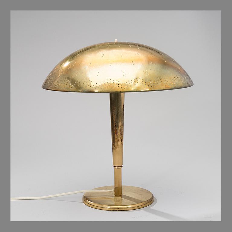 PAAVO TYNELL, TABLE LAMP. Manufactured by Idman. 1940s.