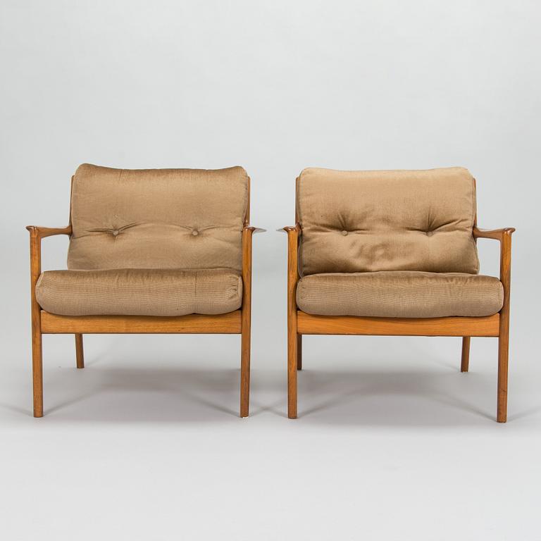 Folke Ohlsson, a pair of armchairs 'USA 75' Dux.