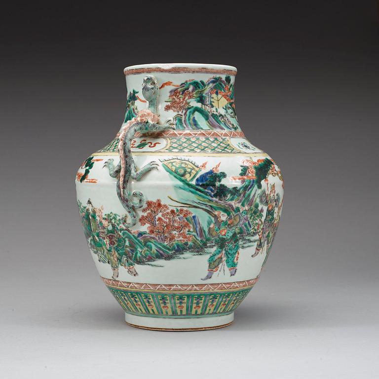 A famille verte vase, Qing dynasty, 19th Century.