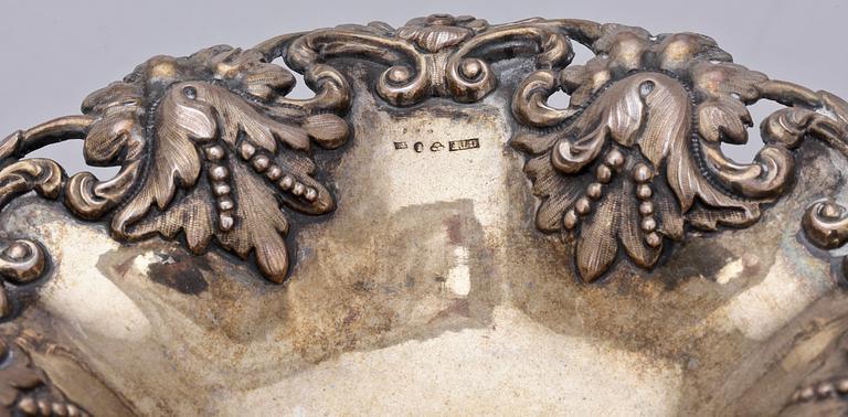 SKÅL PÅ FOT, silver, Gustaf Theodor Folcker, Stockholm, 1873. Vikt 243 g.