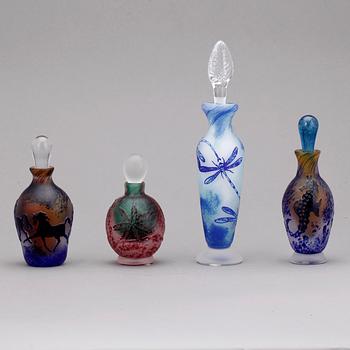 PARFYMFLAKONGER, 4 st, Astrid Gate, signerade och daterade.