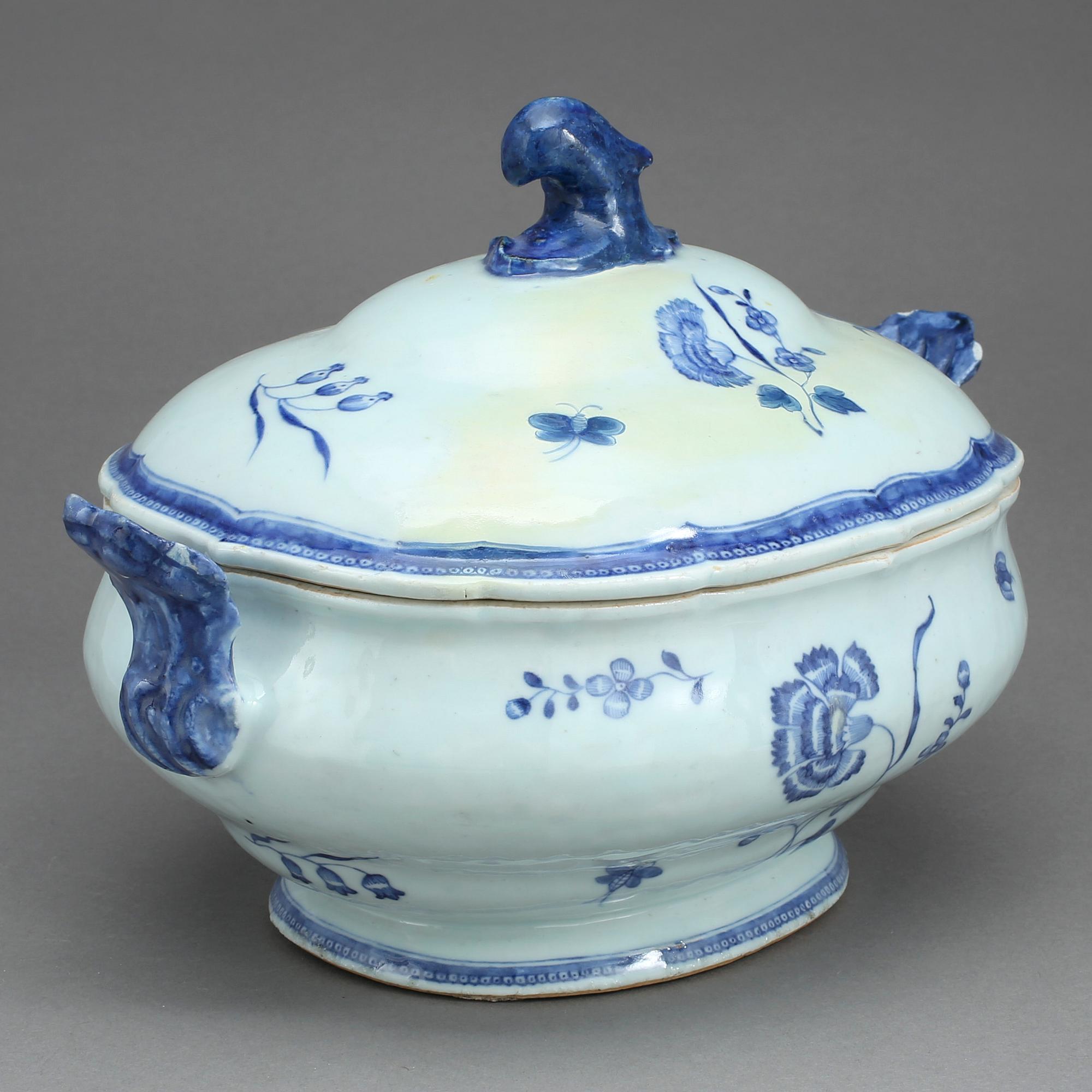 LOCKTERRIN, porslin, Kina, 1700-tal.