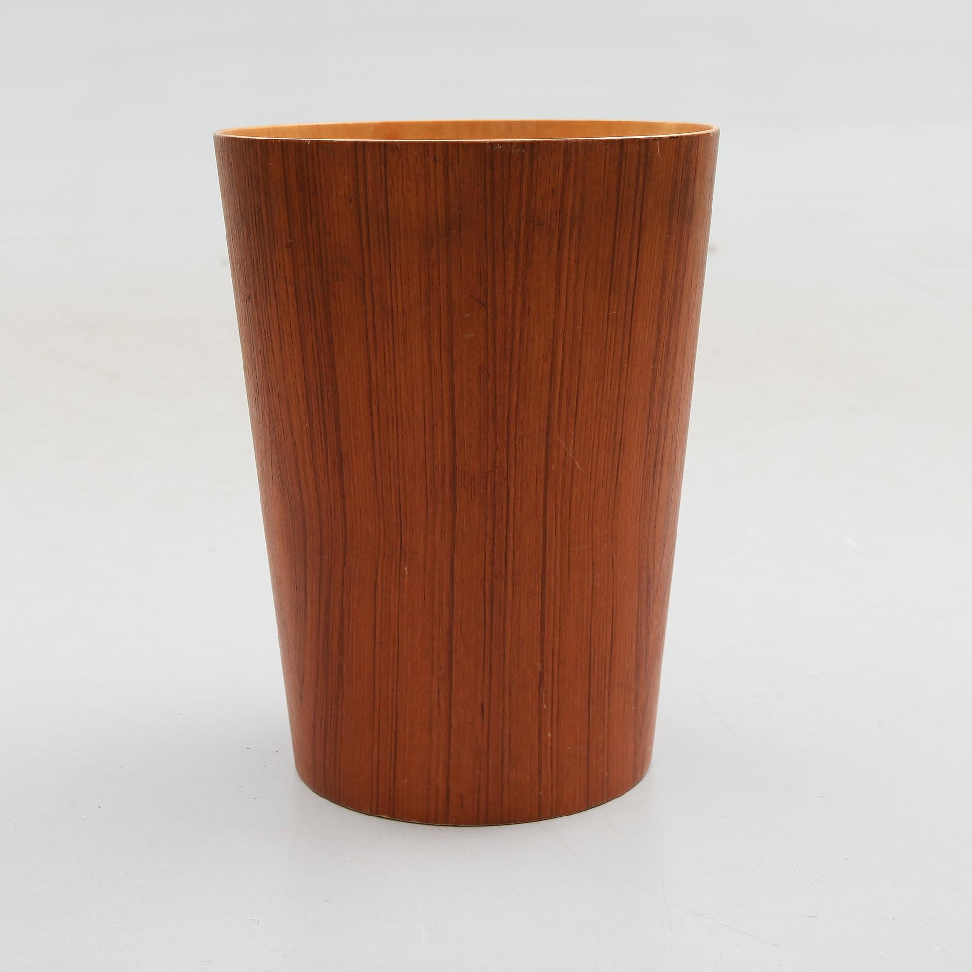 PAPPERSKORG, Servex, 1900-talets mitt.