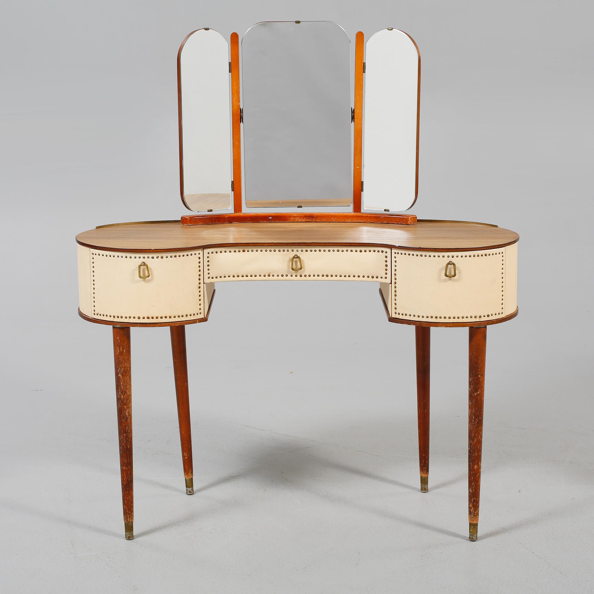 TOALETTBORD, möjligen Halvdan Pettersson Möbelfabrik, Tibro, 1900-talets andra hälft.