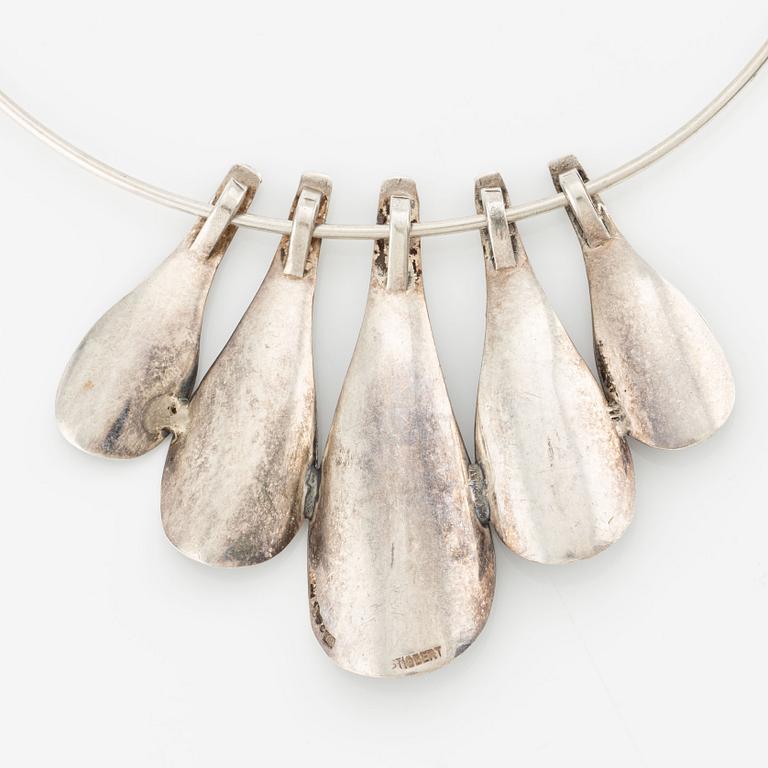 Collier silver, Stigbert.