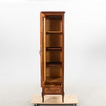 Display cabinet/wardrobe, first half of the 20th century.
