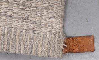 Carpe, flat weave, Kasthall, ca 250 x 239 cm.