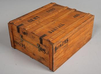 FÖRVARINGSLÅDA, Sverige, omkring 1900-talets mitt.